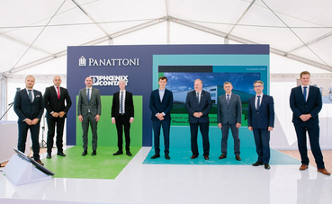 Topping out at the facility constructed by Panattoni for Phoenix Contact E-Mobility